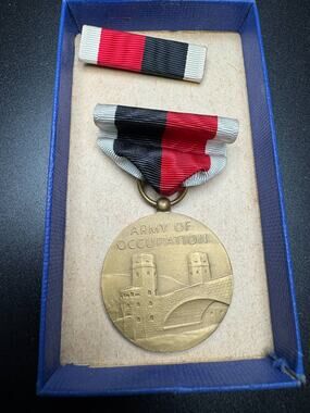 US Army of Occupation World War II Medal Set with Original Box 71-M-916-150